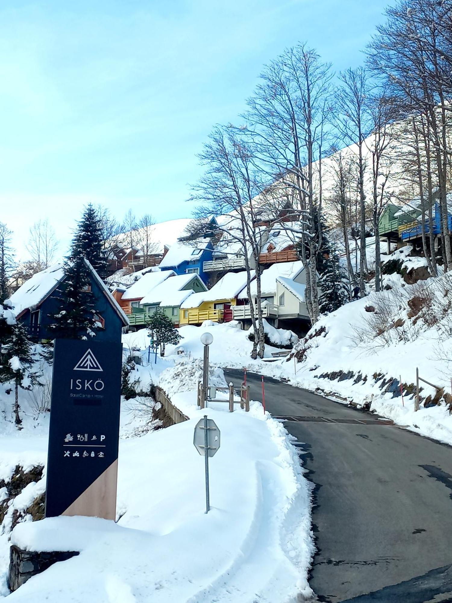 ISKÖ BaseCamp&Hôtel Gourette Buitenkant foto